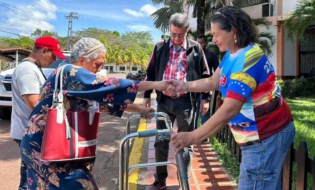 nicolas-maduro-destaca-record-de-participacion-en-iv-consulta-popular