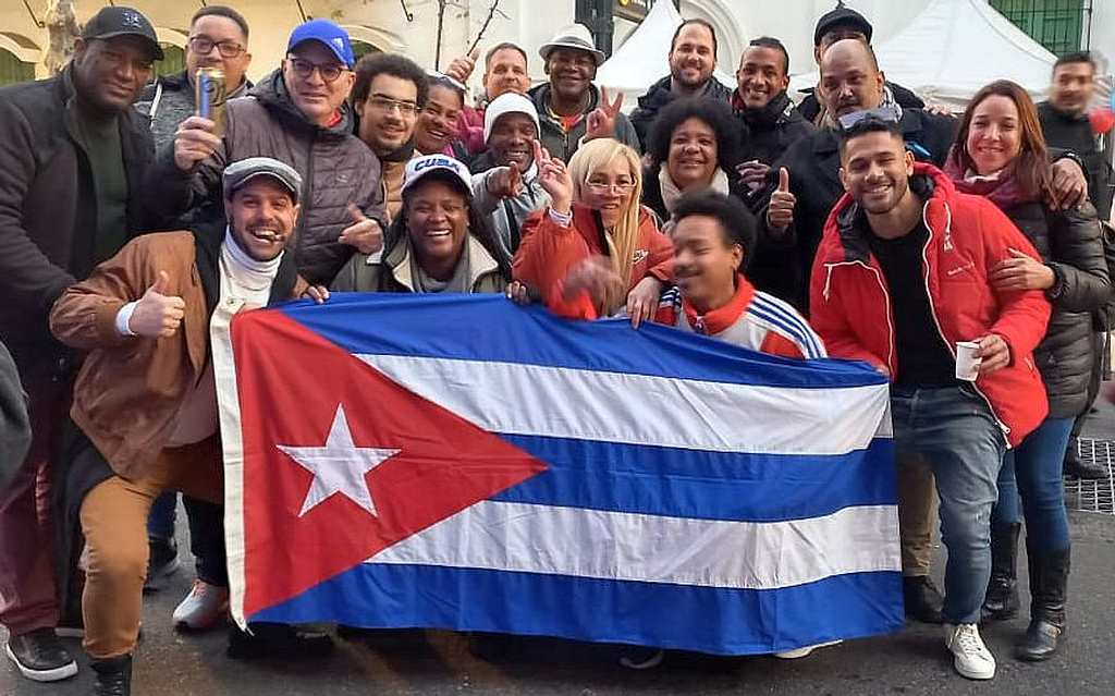 no-al-bloqueo-reclamo-perenne-de-cubanos-residentes-en-argentina