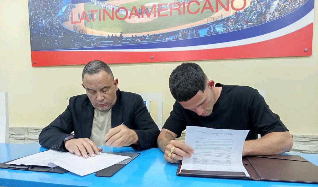 lanzador-cubano-randy-martinez-renueva-su-vuelo-hacia-japon