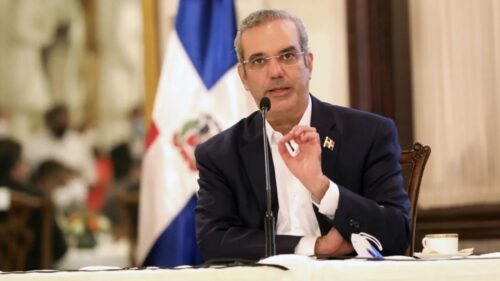 presidente-dominicano-llama-a-jovenes-a-estudiar-ciencias-e-idiomas