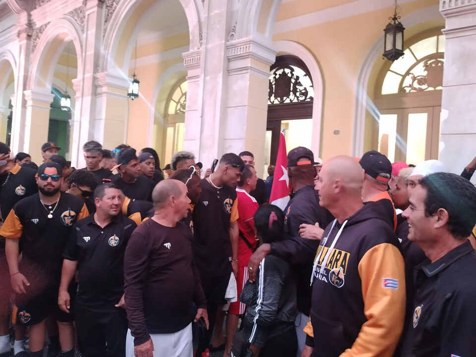 aplauden-al-villa-clara-clasificado-a-postemporda-de-beisbol-cubano