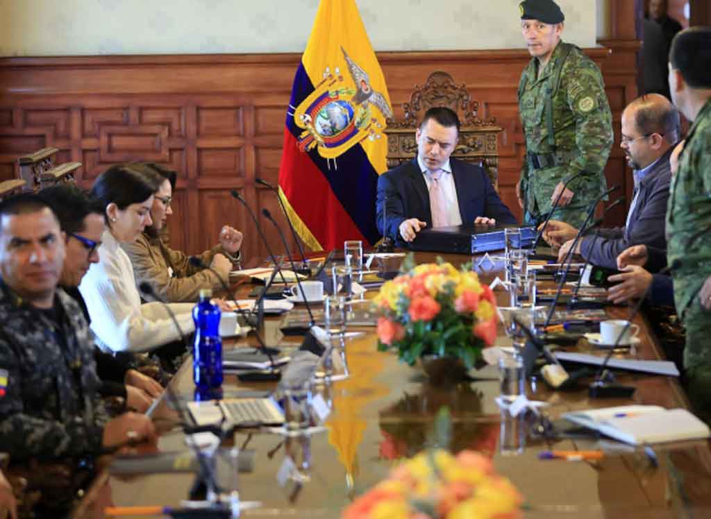 noboa-reune-a-su-gabinete-para-evaluar-gestion-oficial-en-ecuador