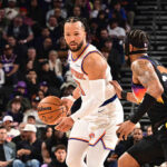 PHOENIX, AZ - JANUARY 9: Jalen Brunson #11 of the New York Knicks dribbles the ball during the game against the Phoenix Suns on January 9, 2026 at PHX Arena in Phoenix, Arizona. NOTE TO USER: User expressly acknowledges and agrees that, by downloading and or using this photograph, user is consenting to the terms and conditions of the Getty Images License Agreement. Mandatory Copyright Notice: Copyright 2026 NBAE (Photo by Kate Frese/NBAE via Getty Images)
