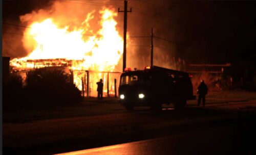 bomberos-combaten-incendio-complicado-en-el-este-de-uruguay