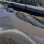 Vista general del embalse de Canelón Grande durante una grave sequía, en Canelones, Uruguay. 29 de junio, 2023. REUTERS/Alejandro Obaldia