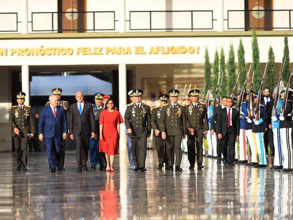 investida-como-comandante-de-fanb-presidenta-encargada-de-venezuela