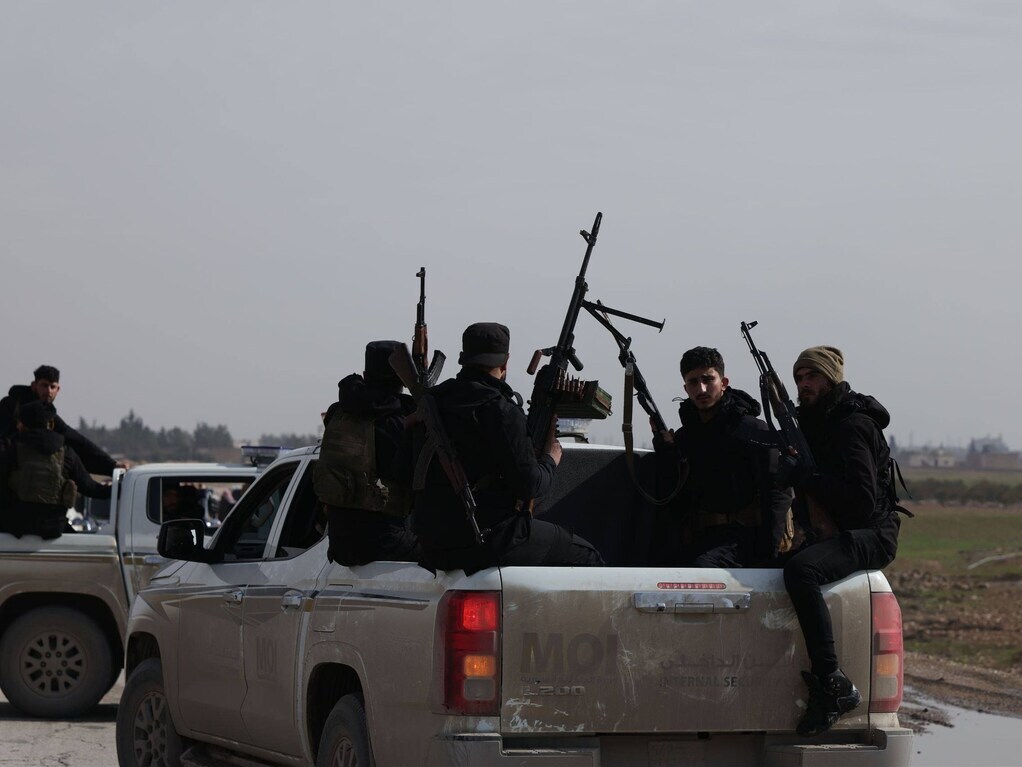 fuerzas-gubernamentales-se-despliegan-en-zonas-kurdas-en-siria