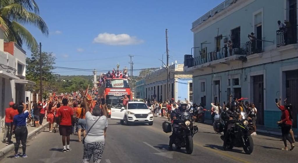 pueblo-de-matanzas-recibe-a-campeones-del-beisbol-cubano