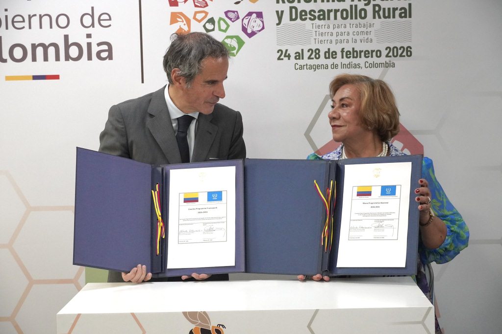 colombia-estrecha-nexos-con-organismo-de-energia-atomica