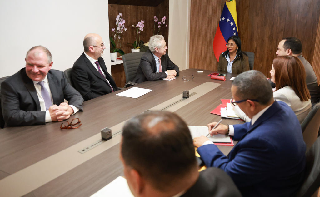 presidenta-encargada-de-venezuela-se-reunio-con-directivos-de-repsol