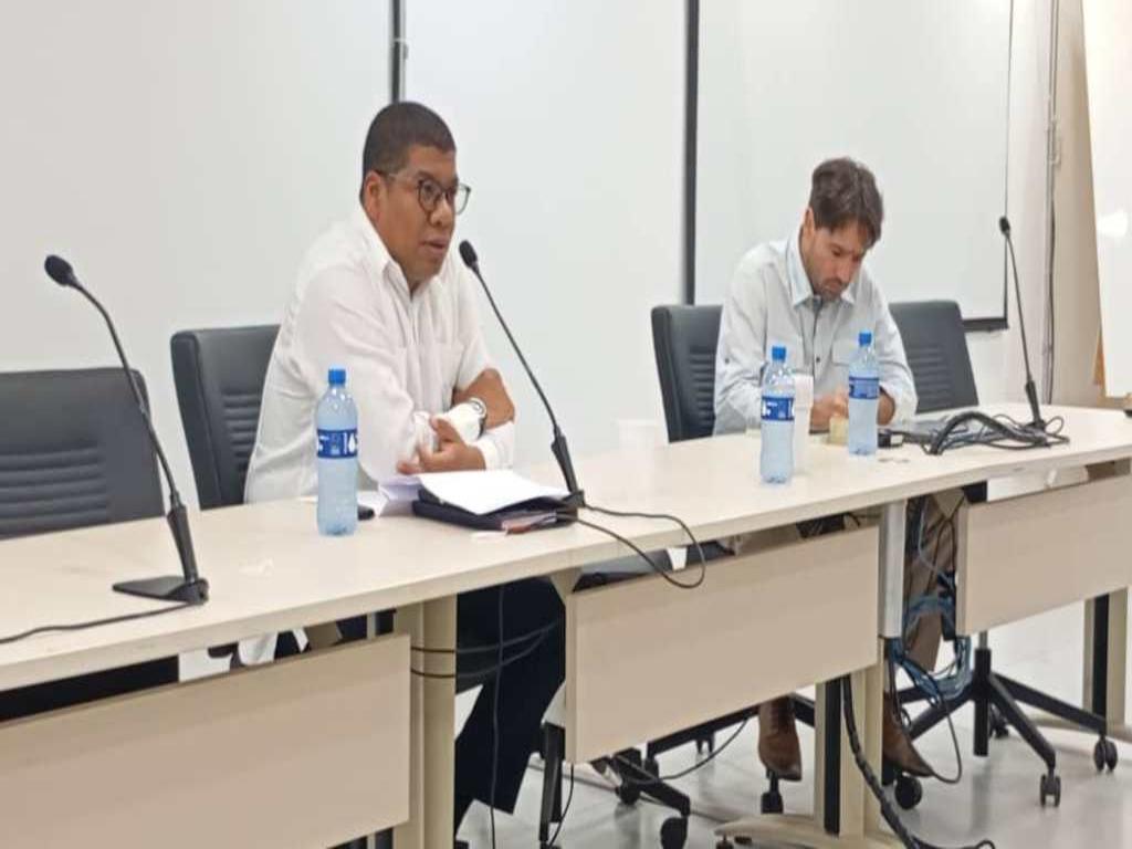 embajador-de-cuba-dialoga-con-estudiantes-brasilenos-universitarios