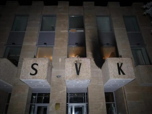 lanzan-cocteles-molotov-contra-sede-de-la-casa-rusa-en-praga