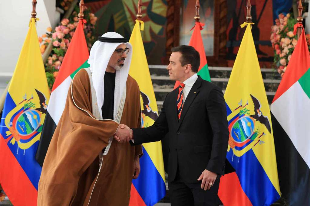 ecuador-y-eau-firman-acuerdos-de-seguridad-y-comercio