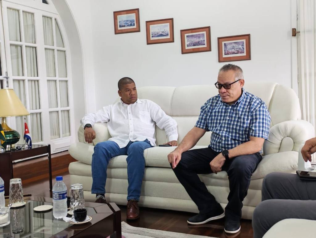 ministro-de-trabajo-de-cuba-dialoga-con-mision-de-la-isla-en-brasil