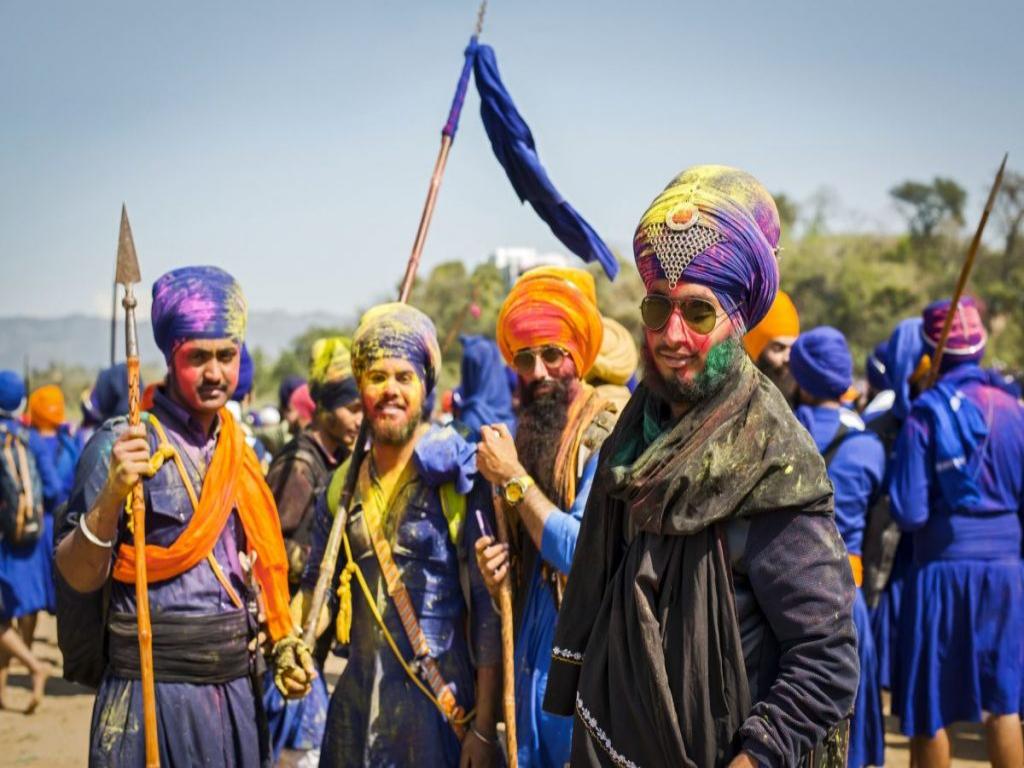 india-celebra-el-climax-del-hola-mohalla