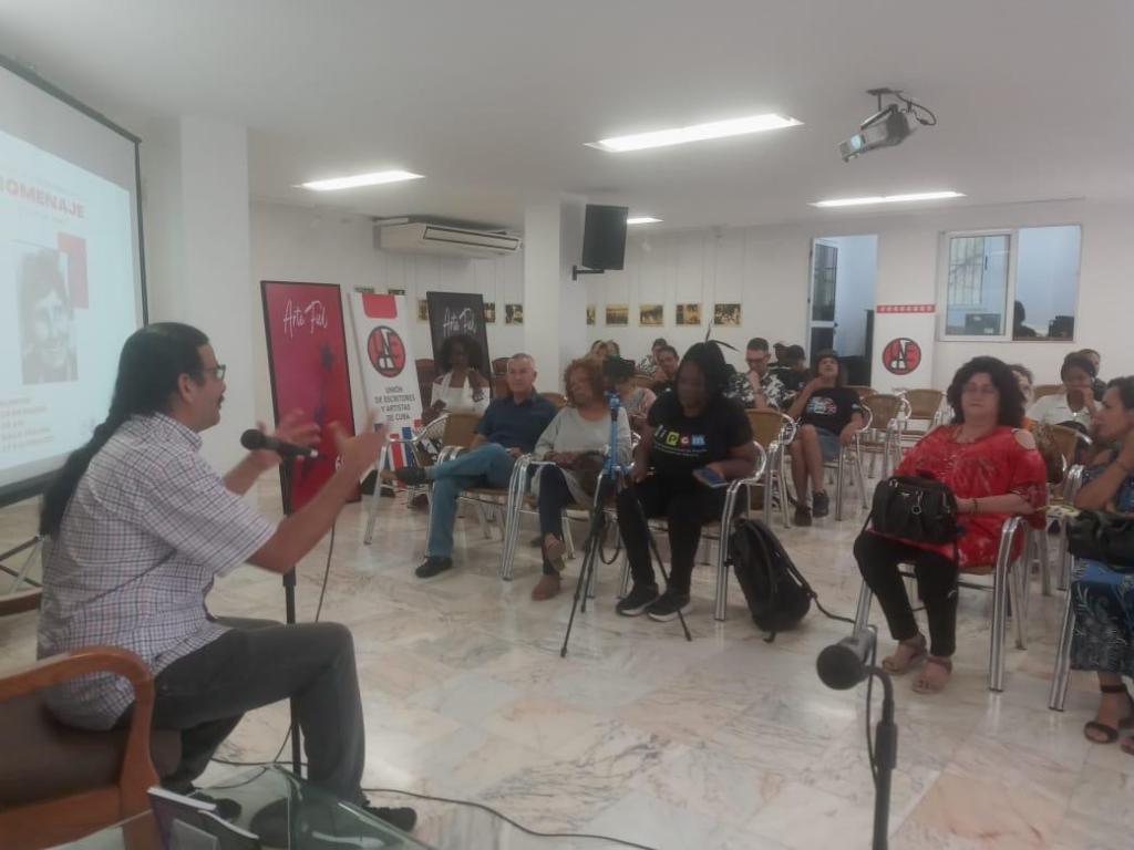 recuerdan-en-cuba-a-reconocida-poetisa-lina-de-feria