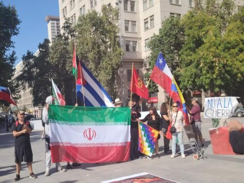 chilenos-marchan-por-la-paz-y-contra-las-agresiones-de-eeuu