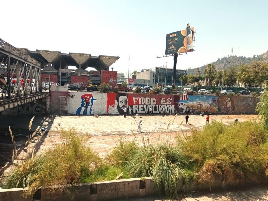 murales-en-chile-recuerdan-centenario-del-natalicio-de-fidel