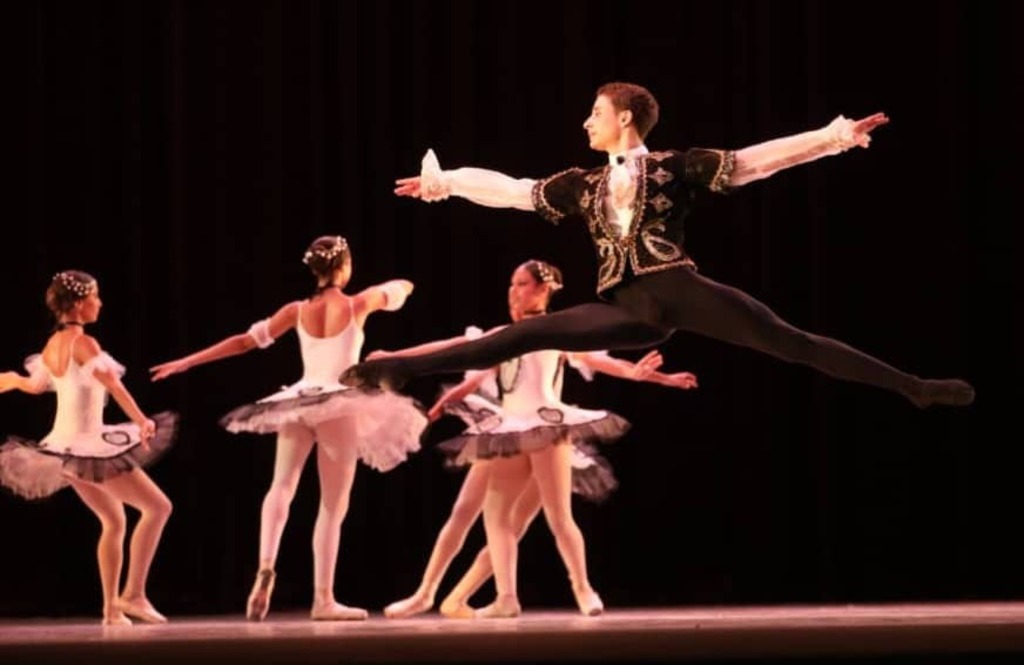 encuentro-de-academias-de-ballet-en-cuba-dedica-gala-a-fidel-castro