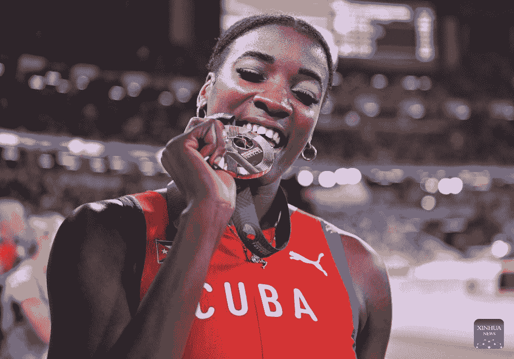 triplista-cubana-perez-oro-mundial-en-pista-cubierta-en-torun