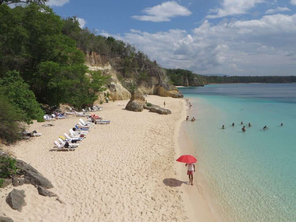playas-de-cuba-iman-en-medio-de-tormenta-economica