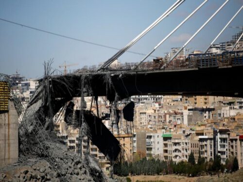 cadenas-humanas-rodean-infraestructuras-en-iran-ante-amenazas