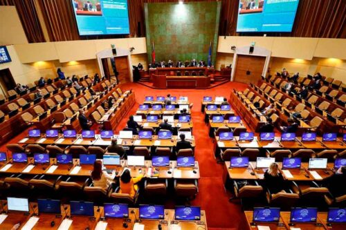 docentes-chilenos-rechazan-proyecto-de-ley-escuelas-protegidas