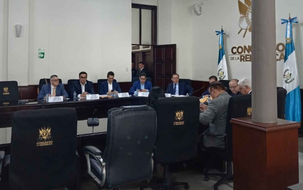 guatemala-postuladora-sesionara-tras-anulacion-de-lista-para-fiscal