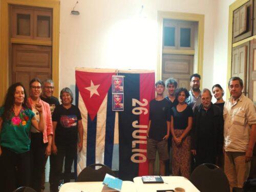 realizan-en-chile-campana-de-apoyo-a-escuelas-cubanas