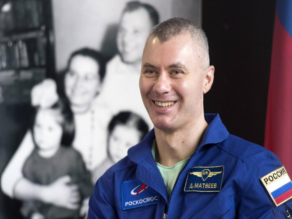 jovenes-celebran-en-india-65-anos-de-primer-vuelo-espacial