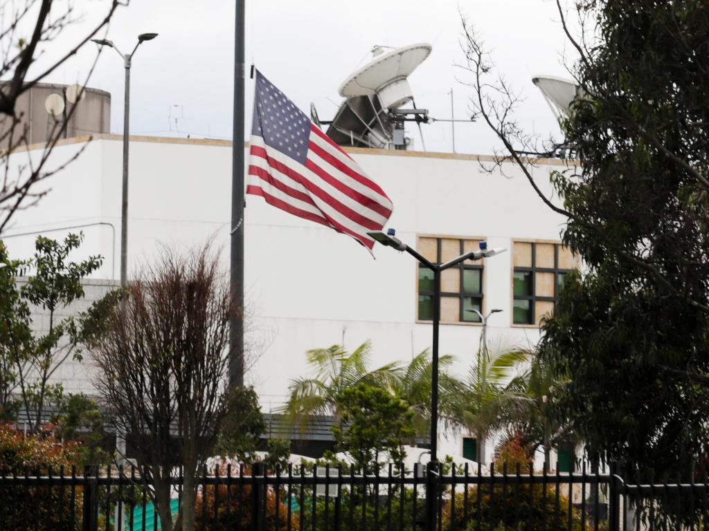 activistas-protestaran-frente-a-embajada-de-eeuu-en-colombia