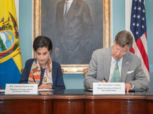 ecuador-y-eeuu-firman-acuerdo-para-cooperacion-nuclear-civil