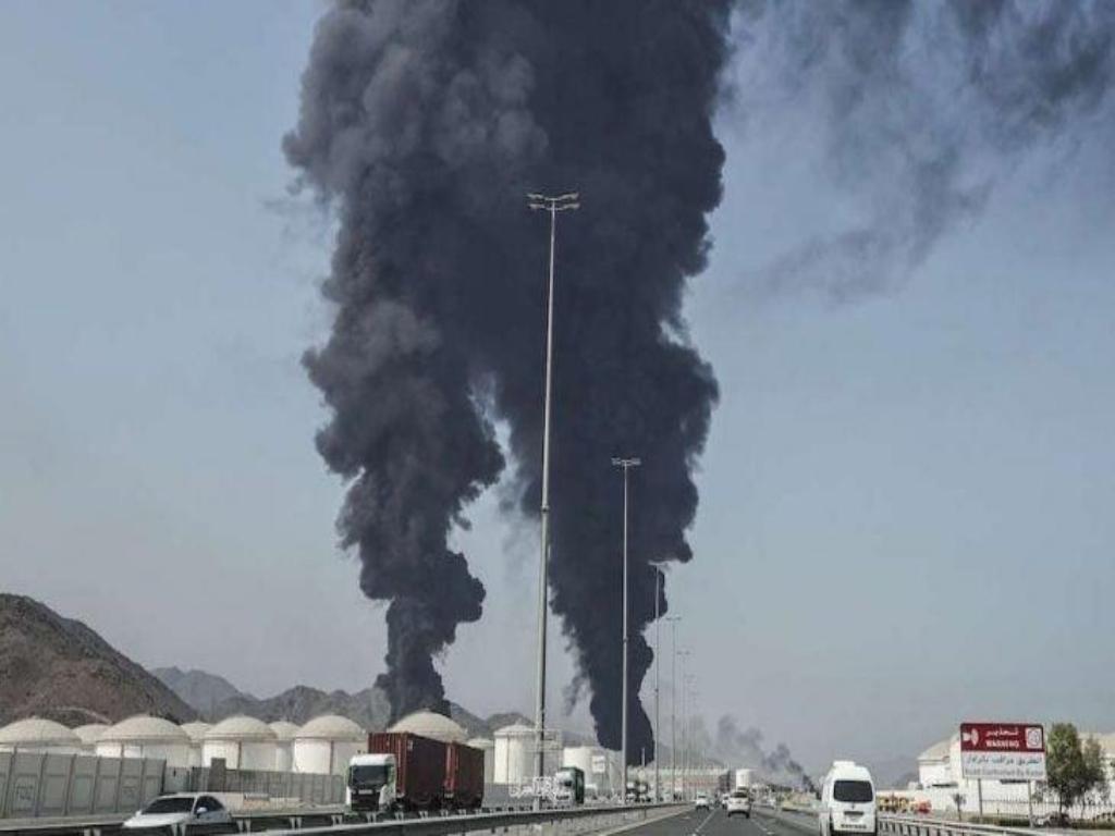 emiratos-reporta-victimas-tras-incendios-en-planta-de-gas