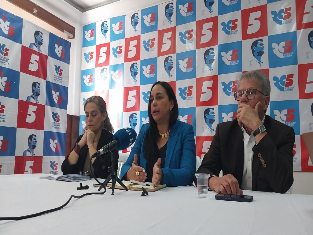 revolucion-ciudadana-denuncia-ruptura-democratica-en-ecuador