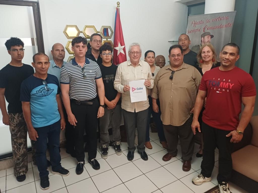 cubanos-en-guatemala-se-sumaron-a-iniciativa-mi-firma-por-la-patria