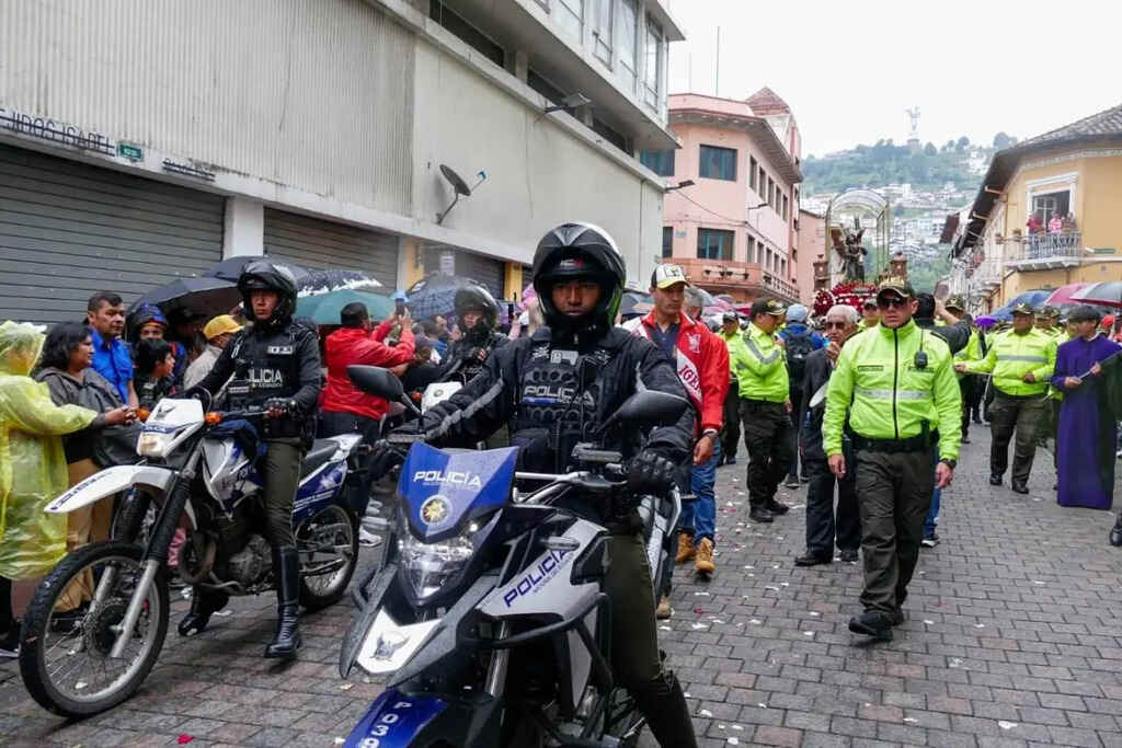 mas-de-57-mil-policias-vigilaran-feriado-de-semana-santa-en-ecuador