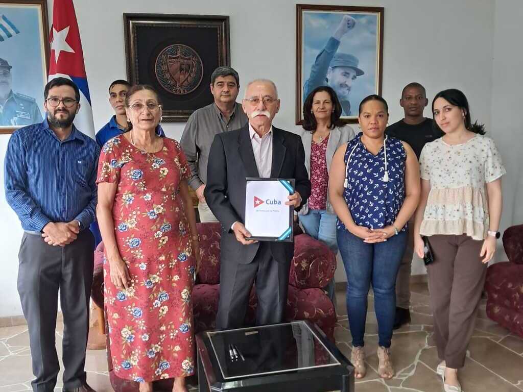 cubanos-en-honduras-se-adhieren-a-iniciativa-mi-firma-por-la-patria