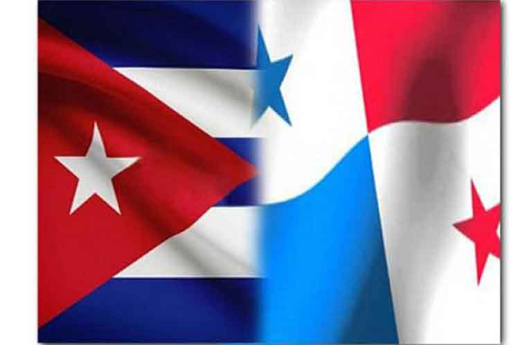 profesionales-panamenos-graduados-en-cuba-rechazan-bloqueo-de-eeuu