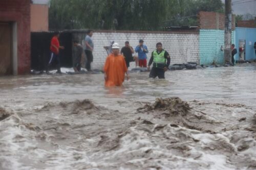 peru-prorroga-emergencia-por-lluvias-y-cierra-puertos