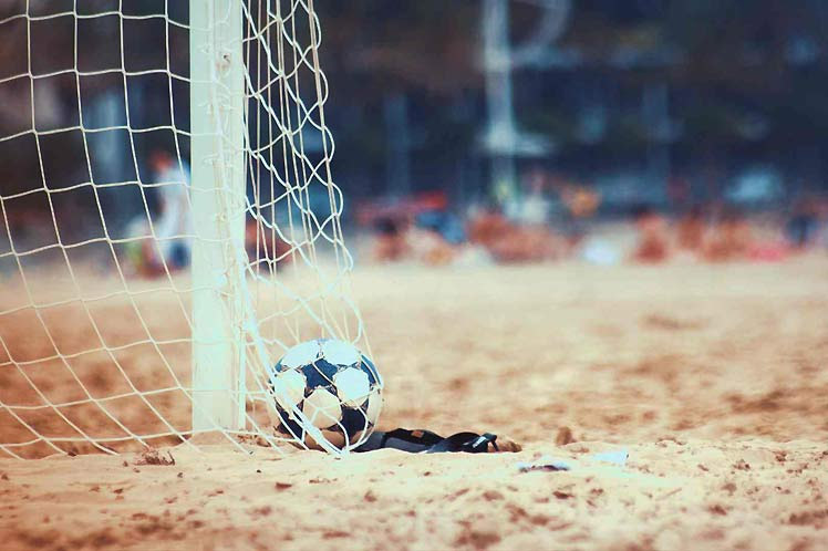 comienza-torneo-de-futbol-de-playa-en-el-salvador