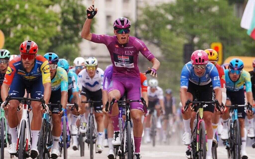 ciclista-frances-paul-magnier-repite-golpe-en-el-giro-de-italia