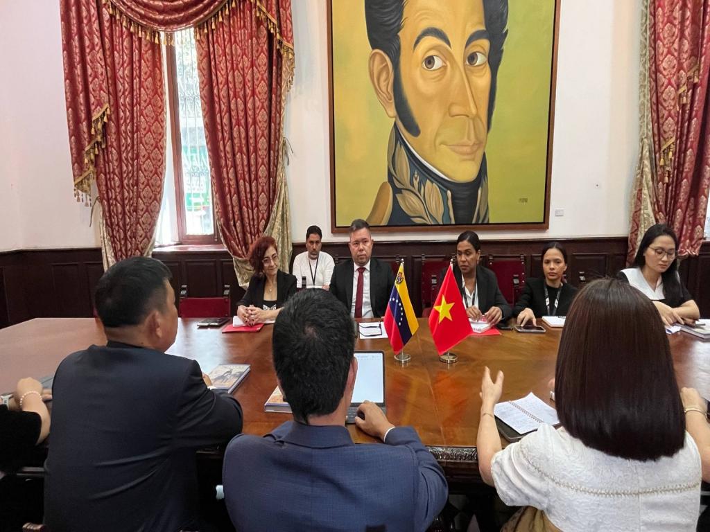 venezuela-y-vietnam-fortalecen-cooperacion-en-materia-comunicacional