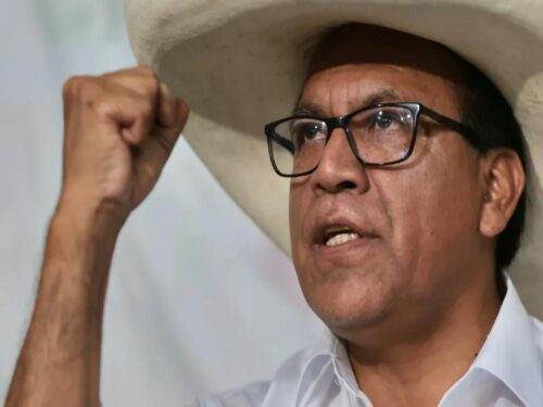candidato-llama-a-unidad-para-compartir-luchas-populares-en-peru