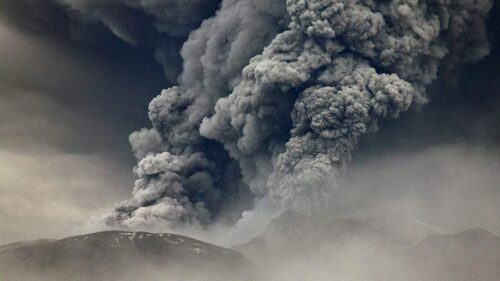 volcan-shiveluch-de-kamchatka-arrojo-cenizas-a-gran-altura