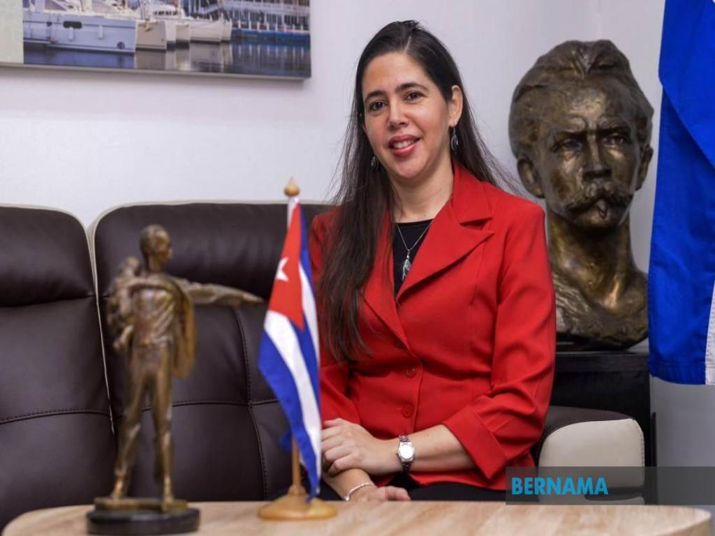 agradece-embajadora-de-cuba-en-malasia-muestras-apoyo-y-solidaridad