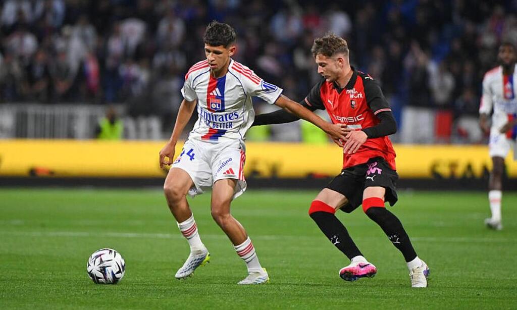 lyon-consolida-podio-en-futbol-frances-y-mira-a-la-champions