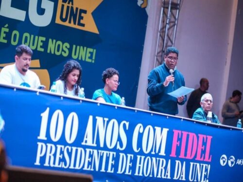 estudiantes-brasilenos-honran-legado-de-fidel-castro
