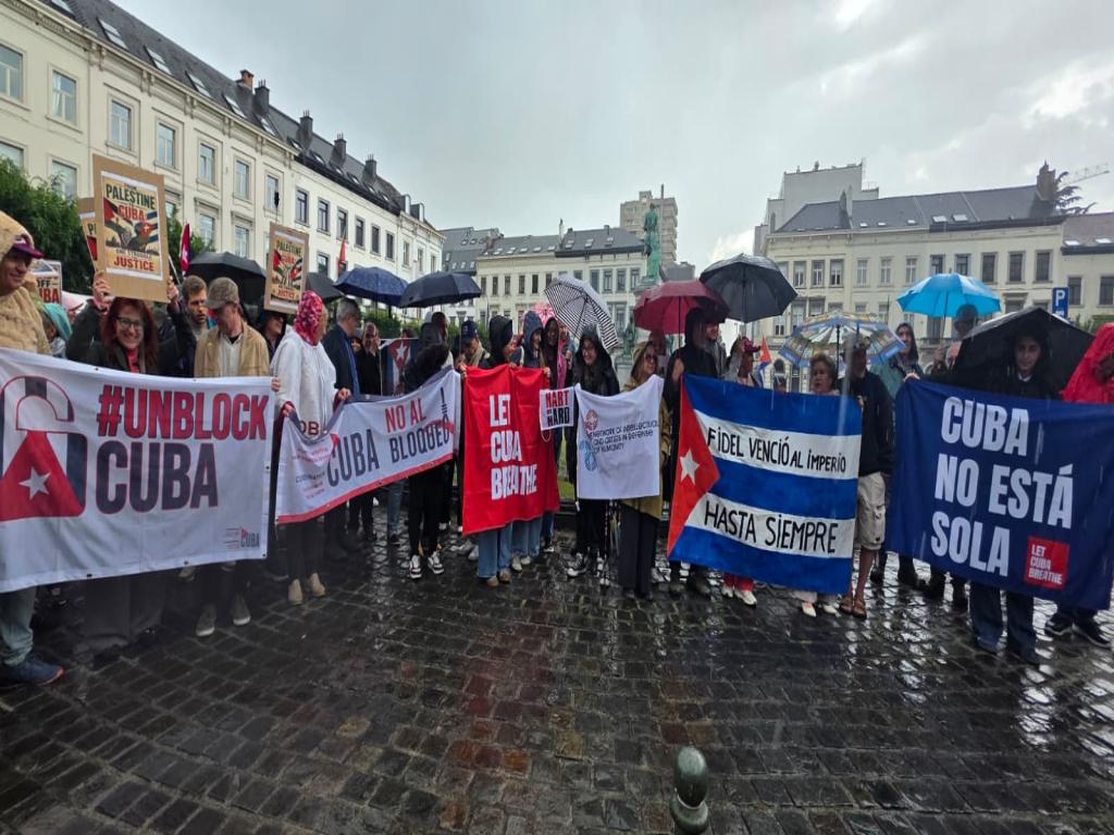 convoy-solidario-con-cuba-desafia-en-bruselas-bloqueo-de-eeuu