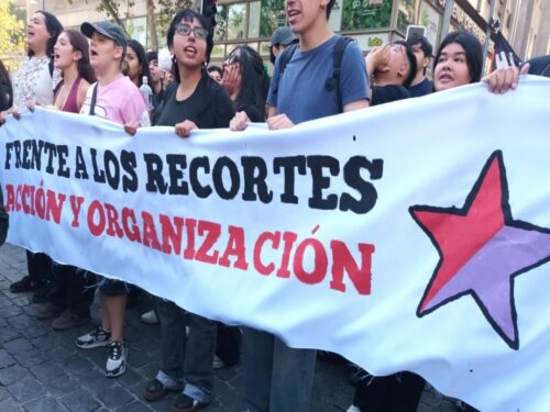 estudiantes-chilenos-mantienen-llamado-a-protesta-contra-recortes
