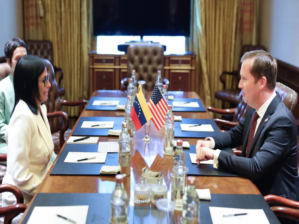 dialoga-en-india-mandataria-de-venezuela-con-embajador-de-eeuu
